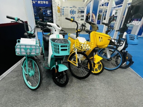 華大北斗芯片級產(chǎn)品矩陣亮相第三屆北斗規(guī)模應(yīng)用 國際峰會