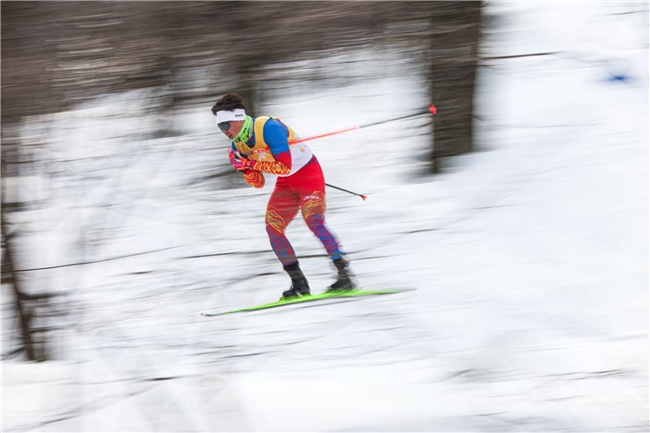 亞冬會(huì)賽場(chǎng)大顯神威 佳能EOS R1有何秘密武器