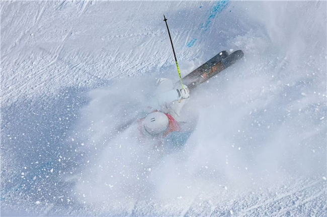 亞冬會(huì)賽場(chǎng)大顯神威 佳能EOS R1有何秘密武器