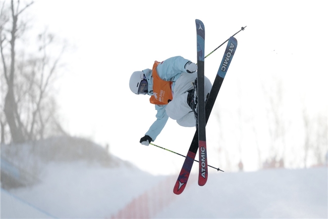 亞冬會(huì)賽場(chǎng)大顯神威 佳能EOS R1有何秘密武器