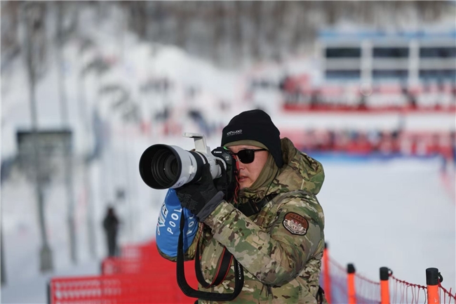 亞冬會(huì)賽場(chǎng)大顯神威 佳能EOS R1有何秘密武器