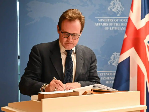 不滿最大晶圓廠被中國公司收購，英國這波操作惹眾怒！