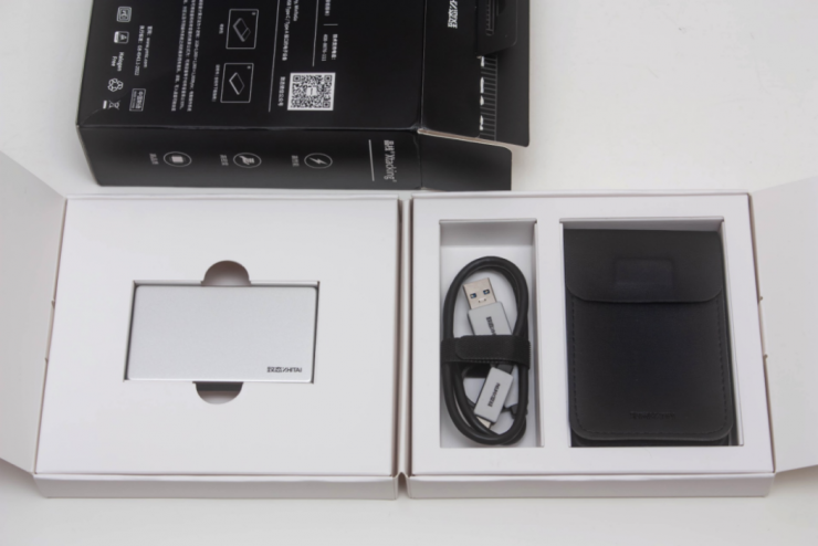 2000MB/s高速讀寫  強(qiáng)勁性能硬控職場