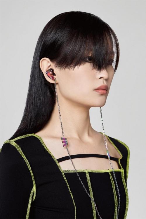 賣(mài)的比游戲主機(jī)還貴！陶瓷耳機(jī)有什么優(yōu)勢(shì)？