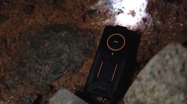 激光換手電？AGM時隔一個月再發(fā)新手機——G1大燈版