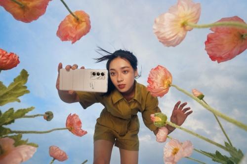 雙12旗艦手機(jī)怎么選？1212元可購realme真我GT大師探索版