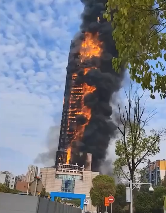 起火的長沙電信大樓，10天前剛發(fā)布消防維修招標(biāo)公告…