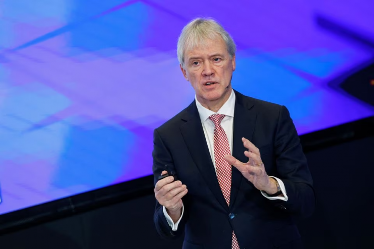 美國(guó)牽頭組建“三國(guó)同盟”圍堵中國(guó)芯片，日荷兩方最新回應(yīng)來(lái)了！