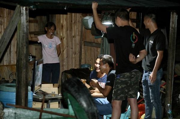 零售云老板海上送家電，當(dāng)?shù)貪O民“接軌”陸地生活