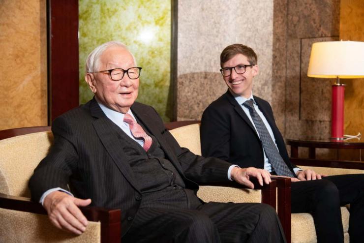 不裝了？張忠謀首次表態(tài)：支持美對華半導(dǎo)體政策