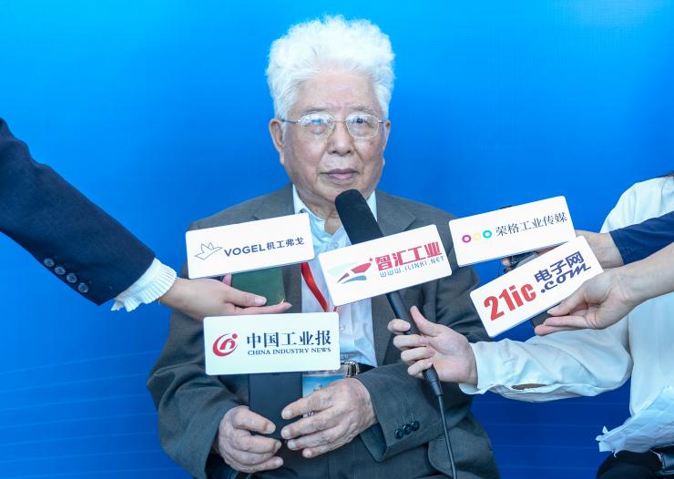 周立偉院士：電子光學(xué)成像技術(shù)引領(lǐng)工業(yè)制造新變革