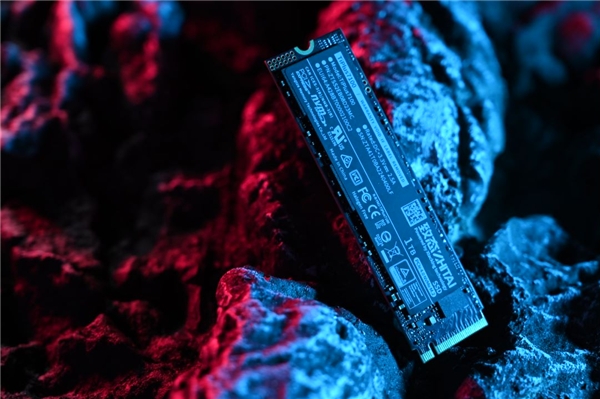 京東“開門紅”換新正當時，致態(tài)固態(tài)硬盤“Ti惠玩”