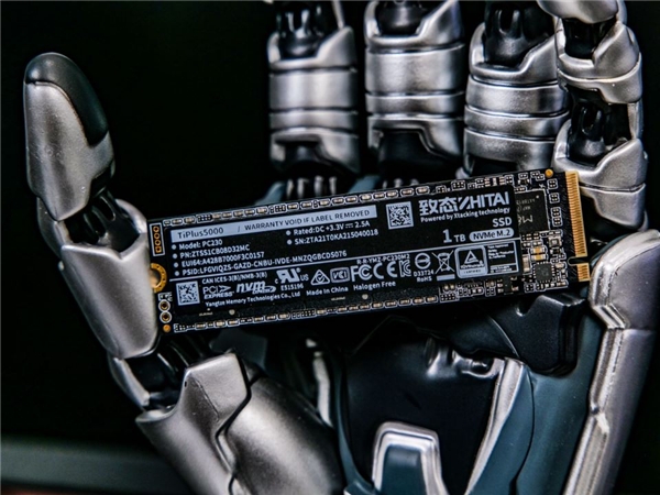 京東“開門紅”換新正當時，致態(tài)固態(tài)硬盤“Ti惠玩”