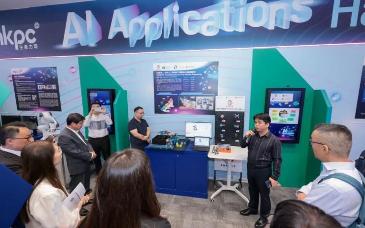 香港生產力促進局與優(yōu)質教育基金推展“電子學習配套計劃”