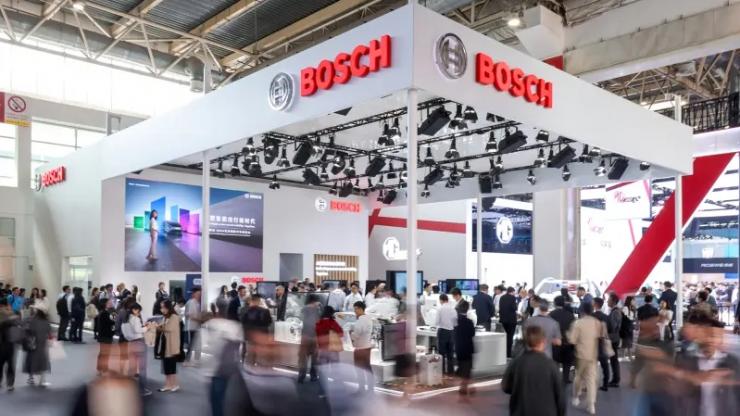 知名巨頭宣布全球大裁員！5千人失業(yè)，1萬人降薪…