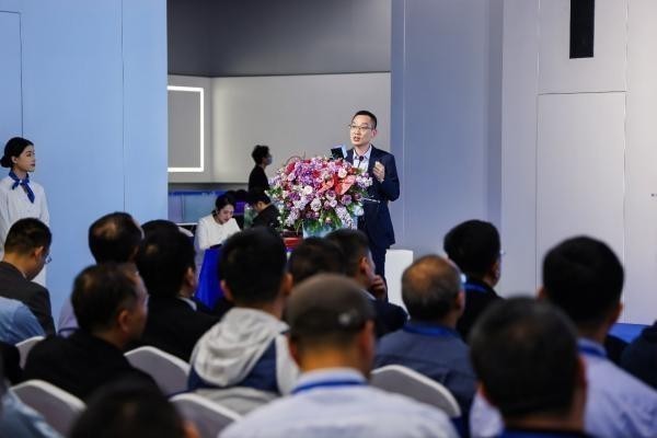 紅星花智能客服煥新電話：AI技術(shù)賦能體驗升級