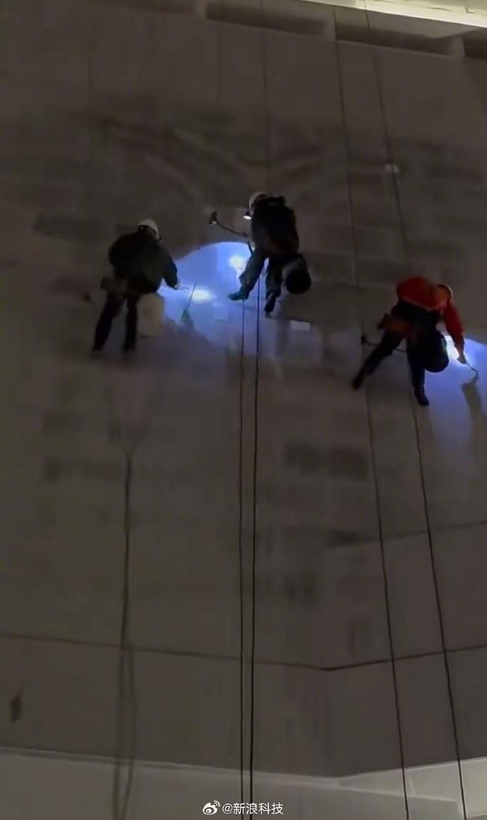 突發(fā)！哪吒汽車總部Logo被連夜拆除