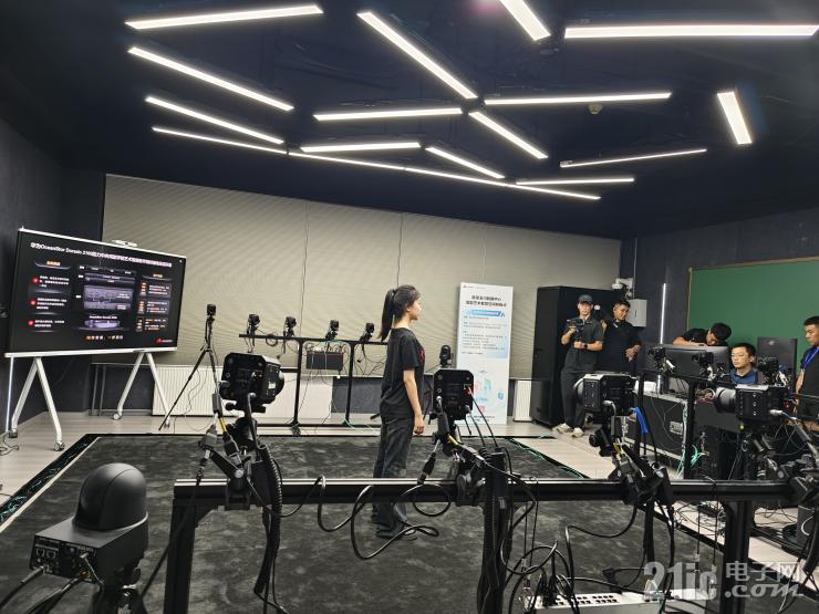 開啟AI存儲新紀元，華為商業(yè)市場極簡全閃數(shù)據(jù)中心Pro+發(fā)布！