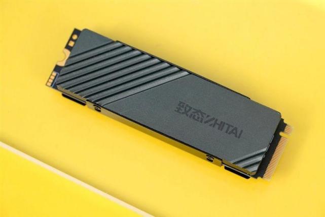 選擇PCIE3.0還是PCIE4.0的固態(tài)？看完你就不迷惑了！