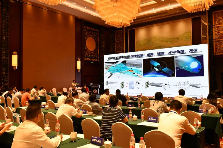 新能源汽車(chē)和智能網(wǎng)聯(lián)汽車(chē)“車(chē)芯協(xié)同”創(chuàng)新與產(chǎn)業(yè)發(fā)展論壇成功舉辦