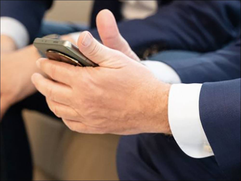 鏡頭模組巨大！徠卡相機曝光小米 13 Ultra 實體機