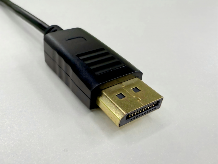 挑起大梁的國產(chǎn)芯片：DP轉(zhuǎn)3VGA+音頻輸出的高清多屏分配器拆解