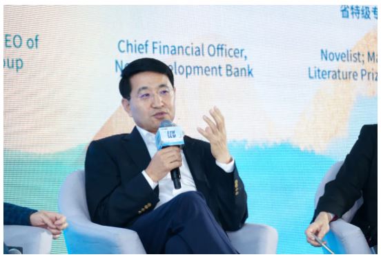 2021 西湖對(duì)話 | 新華三CEO于英濤：培養(yǎng)創(chuàng)新有為產(chǎn)業(yè)人才，踐行“共同富?！睍r(shí)代使命