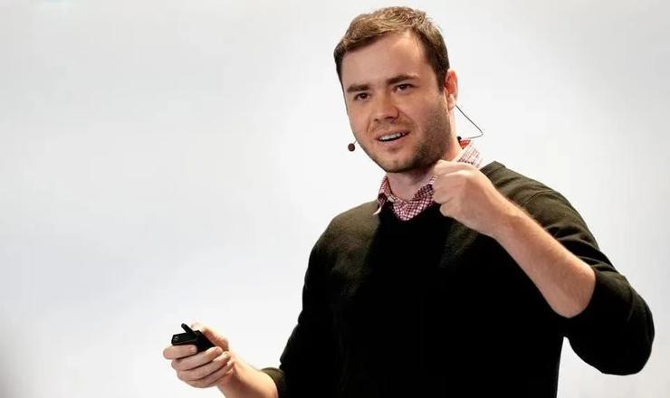 華為自動駕駛CTO陳亦倫離職；李濱出任紫光集團新董事長；華裔女高管接任Meta CFO