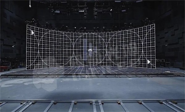 視爵光旭為“VICUTU2022秋冬虛擬時裝秀”提供顯示屏服務