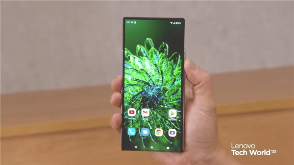 摩托羅拉卷軸屏概念機(jī)首秀：屏幕縱向拉伸“長”到6.5寸