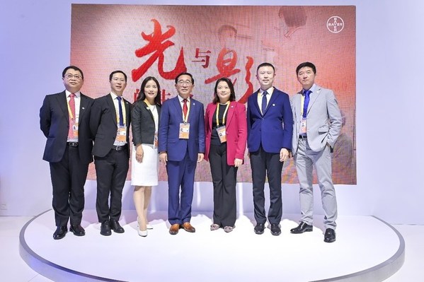 揭幕儀式合影照片 揭幕儀式合影照片