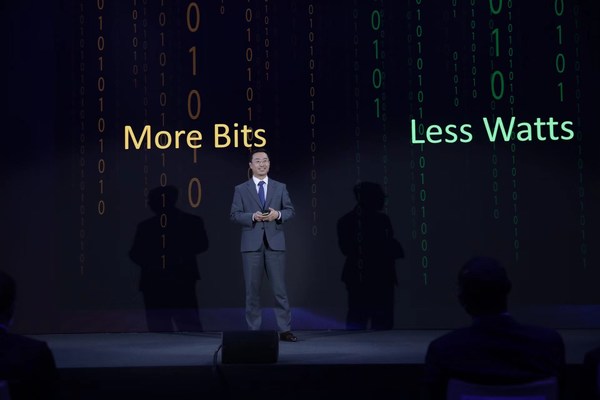 華為運營商BG首席營銷官宋曉迪發(fā)表主題演講