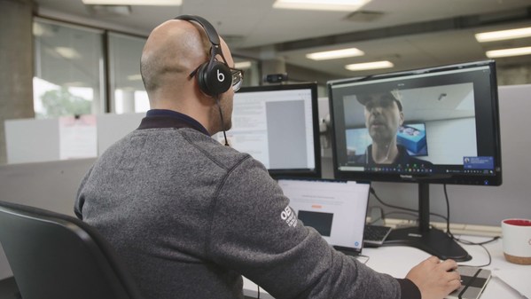 講西班牙語的導師將對拉美Cinnabon特許經營商進行卓越運營審核。