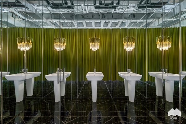 美標“鏡廊”化妝間，詮釋現代摩登風尚