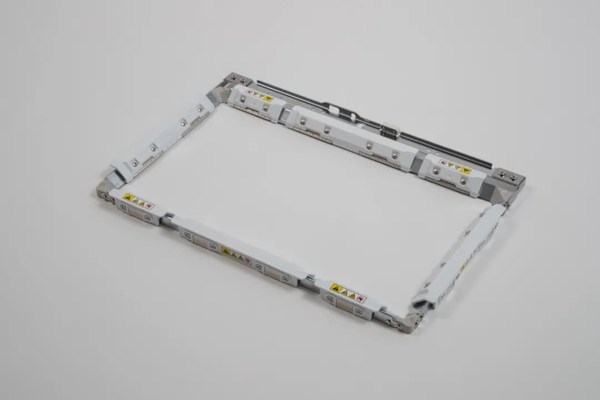 Brother新款磁吸框亮相，原來裝夾繡花框可以如此簡單