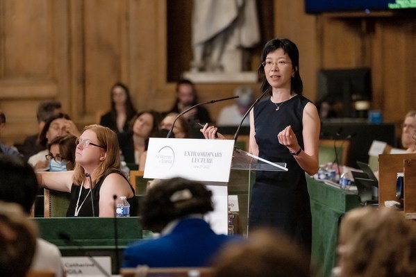 當?shù)貢r間6月21日胡海嵐教授在法國科學院作專題報告