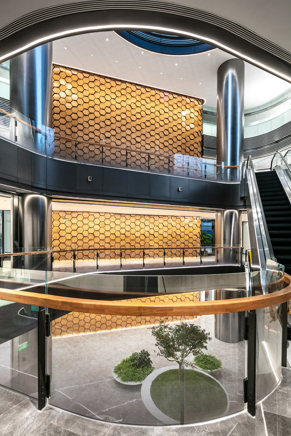 AEW, 弘毅投資和logon羅昂設(shè)計緊密合作，完成泓晟國際中心的資產(chǎn)改造提升。