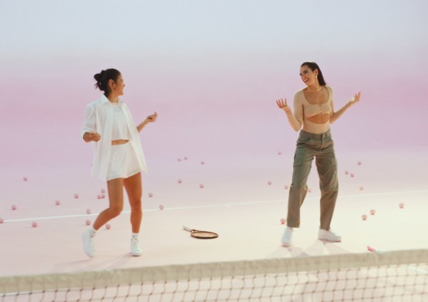 Dua Lipa指導(dǎo)Emma跳舞 Dua Lipa指導(dǎo)Emma跳舞