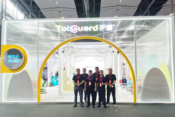 兒童學(xué)習(xí)桌品牌護(hù)童科技亮相2022中國(guó)家博會(huì)（廣州）