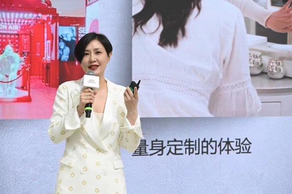 歐萊雅中國旅游零售部總經(jīng)理張禕發(fā)言 歐萊雅中國旅游零售部總經(jīng)理張禕發(fā)言