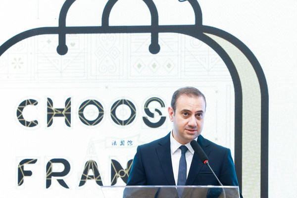 歐萊雅北亞總裁及中國首席執(zhí)行官費(fèi)博瑞在法國館開幕儀式上發(fā)言 歐萊雅北亞總裁及中國首席執(zhí)行官費(fèi)博瑞在法國館開幕儀式上發(fā)言