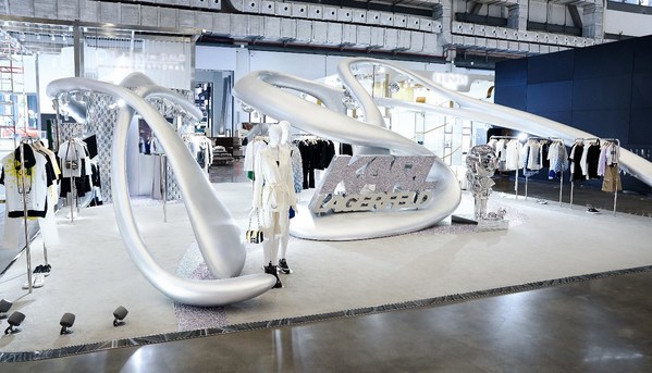 圖4 – KARL LAGERFELD 2022年消博會精選系列