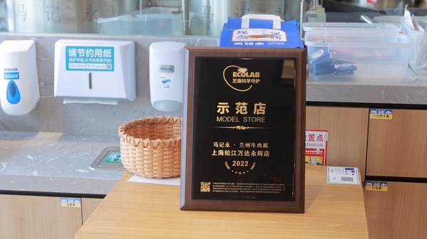 從幕后走到臺前 