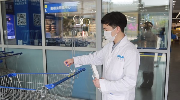 從幕后走到臺前 