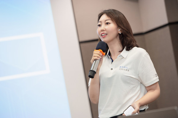 IBM大中華區(qū)車庫(kù)創(chuàng)新體驗(yàn)中心資深業(yè)務(wù)專家 高飛