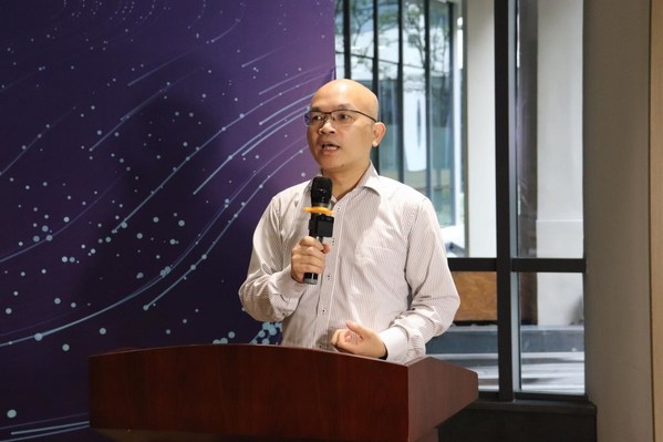 UST中國區(qū)商業(yè)運營副總裁肖振賢博士致辭