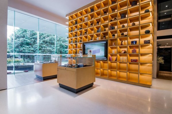 首免全球購(gòu)-跨境購(gòu)體驗(yàn)店