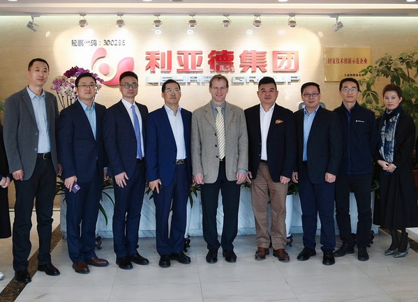 利亞德教室燈獲TUV萊茵眼部舒適度、低藍光及無頻閃認證證書