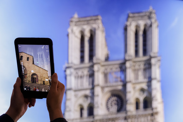 歐萊雅獨家贊助，巴黎圣母院全球首個增強現(xiàn)實感沉浸式展覽落地上海