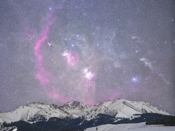 《從觀看出發(fā)》富士膠片首期“百人影創(chuàng)官”作品展參展作品 《獵戶座巴納德環(huán)》@楊靂鵬 《從觀看出發(fā)》富士膠片首期“百人影創(chuàng)官”作品展參展作品 《獵戶座巴納德環(huán)》@楊靂鵬